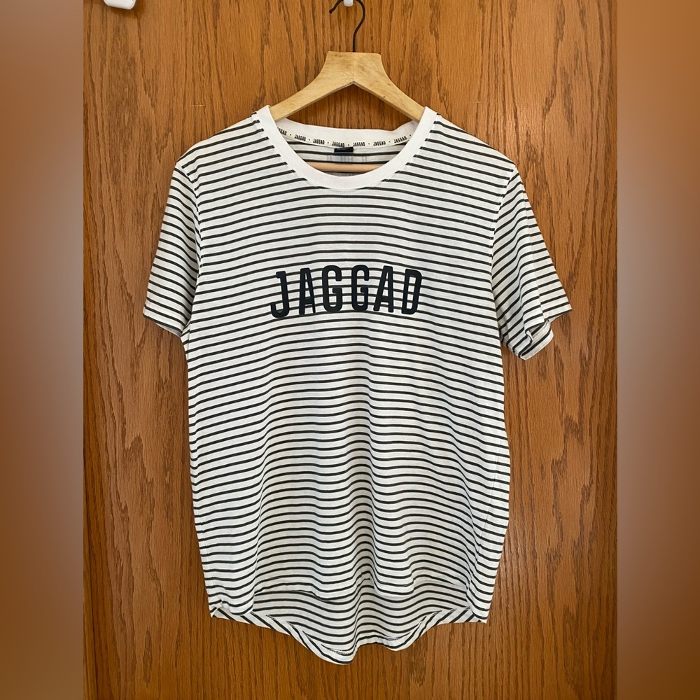 Jaggad Striped Tee - white with khaki stripes